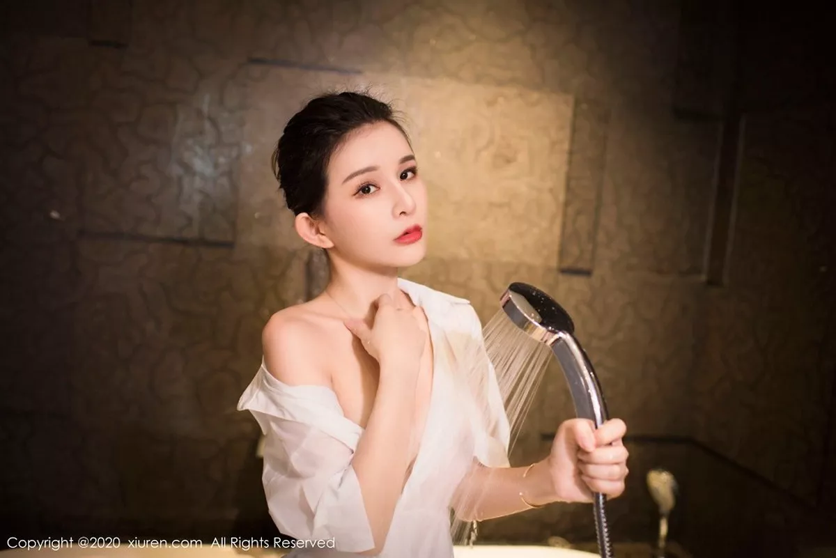 张雨萌写真