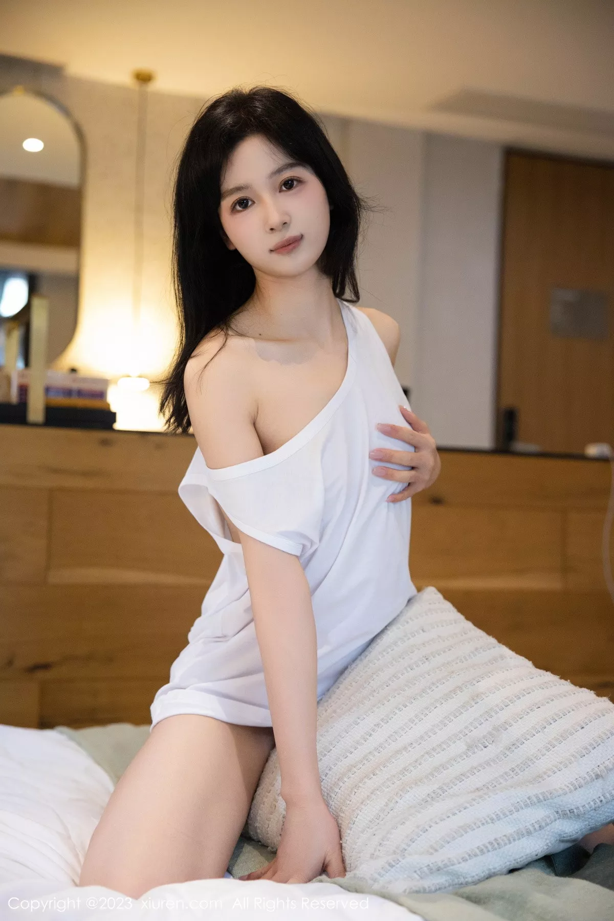 秀人集.com_[XiuRen秀人网]No.7375_模特糖豆sisi私房性感白色上衣配超短牛仔裤秀曼妙身姿诱惑写真69P
