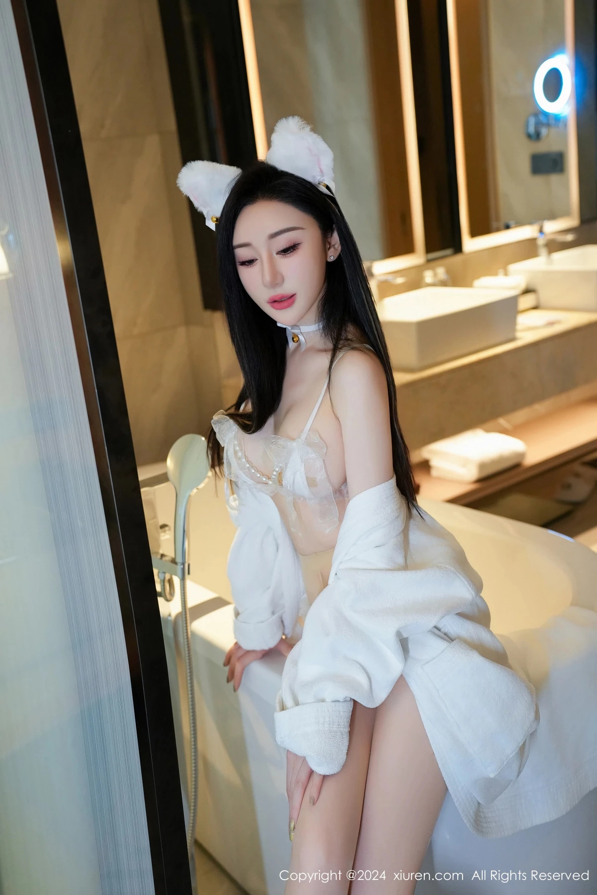 秀人集.com_[XiuRen秀人网]No.8679_模特田兮白性感白色珍珠情趣内衣配超薄白丝秀惹火身材诱惑写真124P