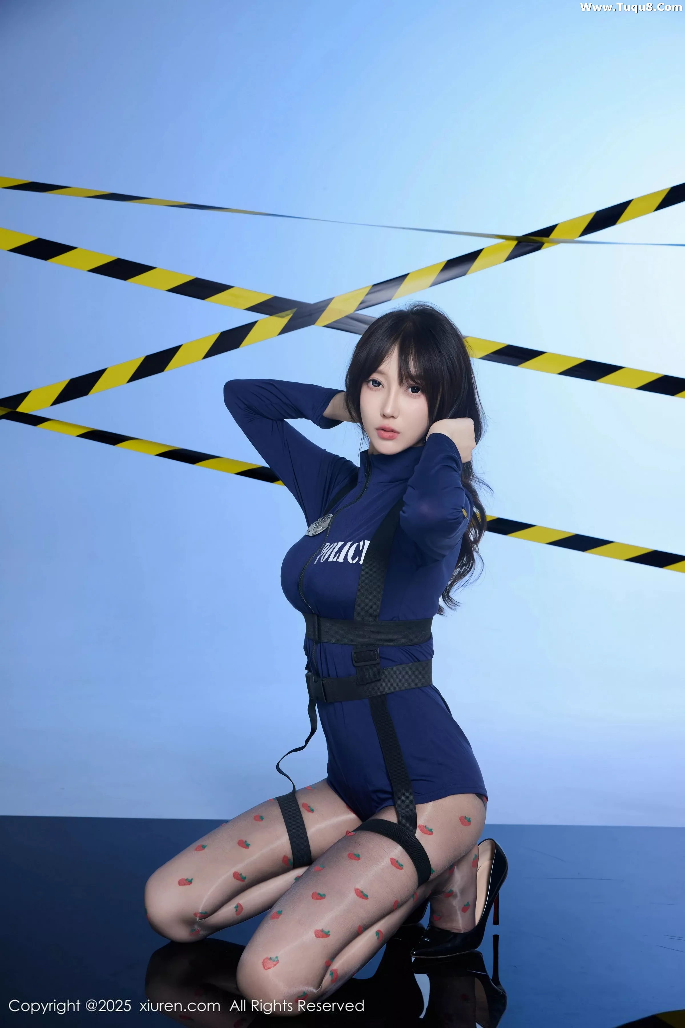 秀人集.com_[XiuRen秀人网]No.10544_模特玥儿玥er性感制服配草莓黑丝+胶带裹身秀曼妙身姿诱惑写真68P