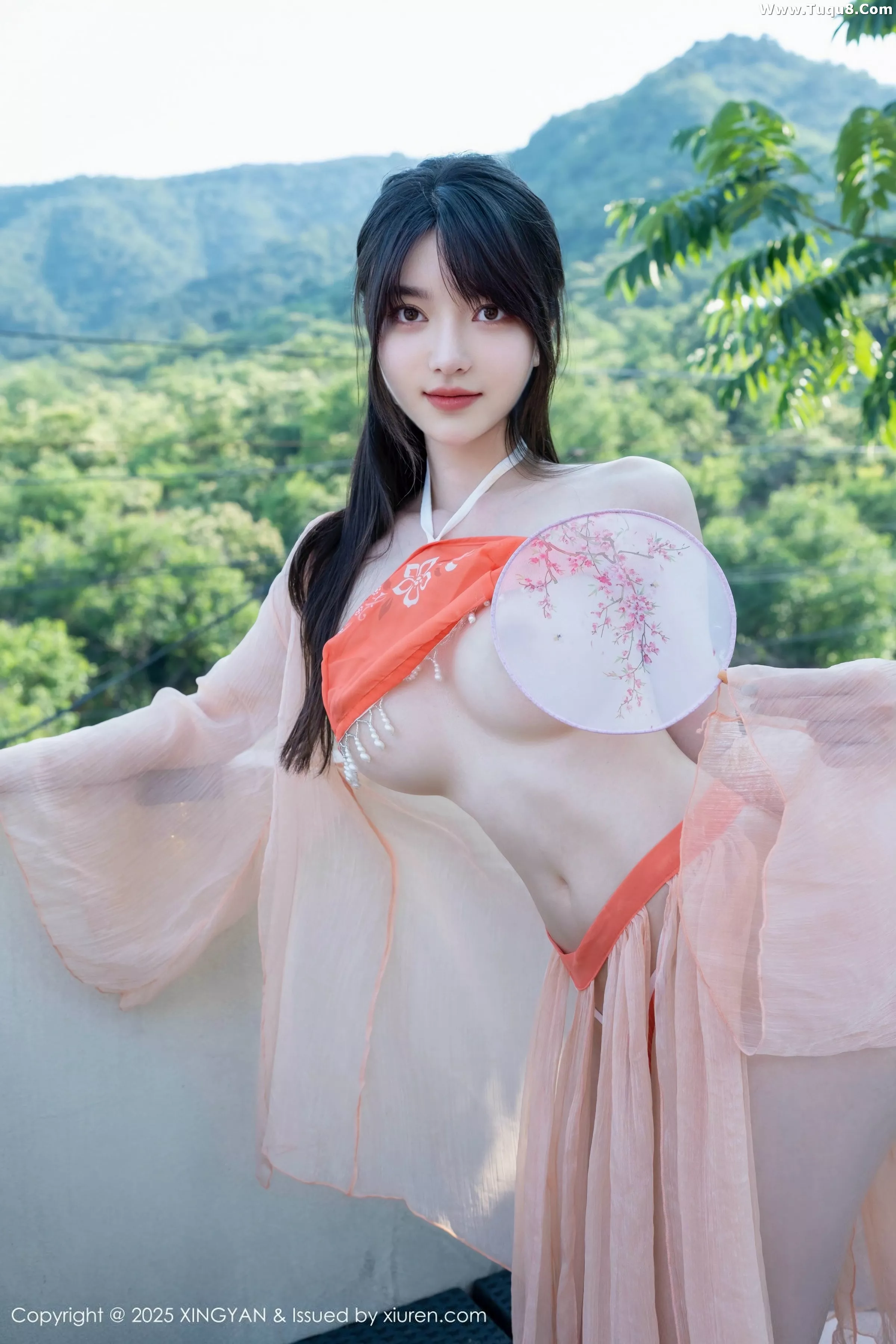 秀人集.com_[XINGYAN星颜社]VOL.369_模特白露lulu性感粉色情趣肚兜服饰秀曼妙身姿惹火诱惑写真68P