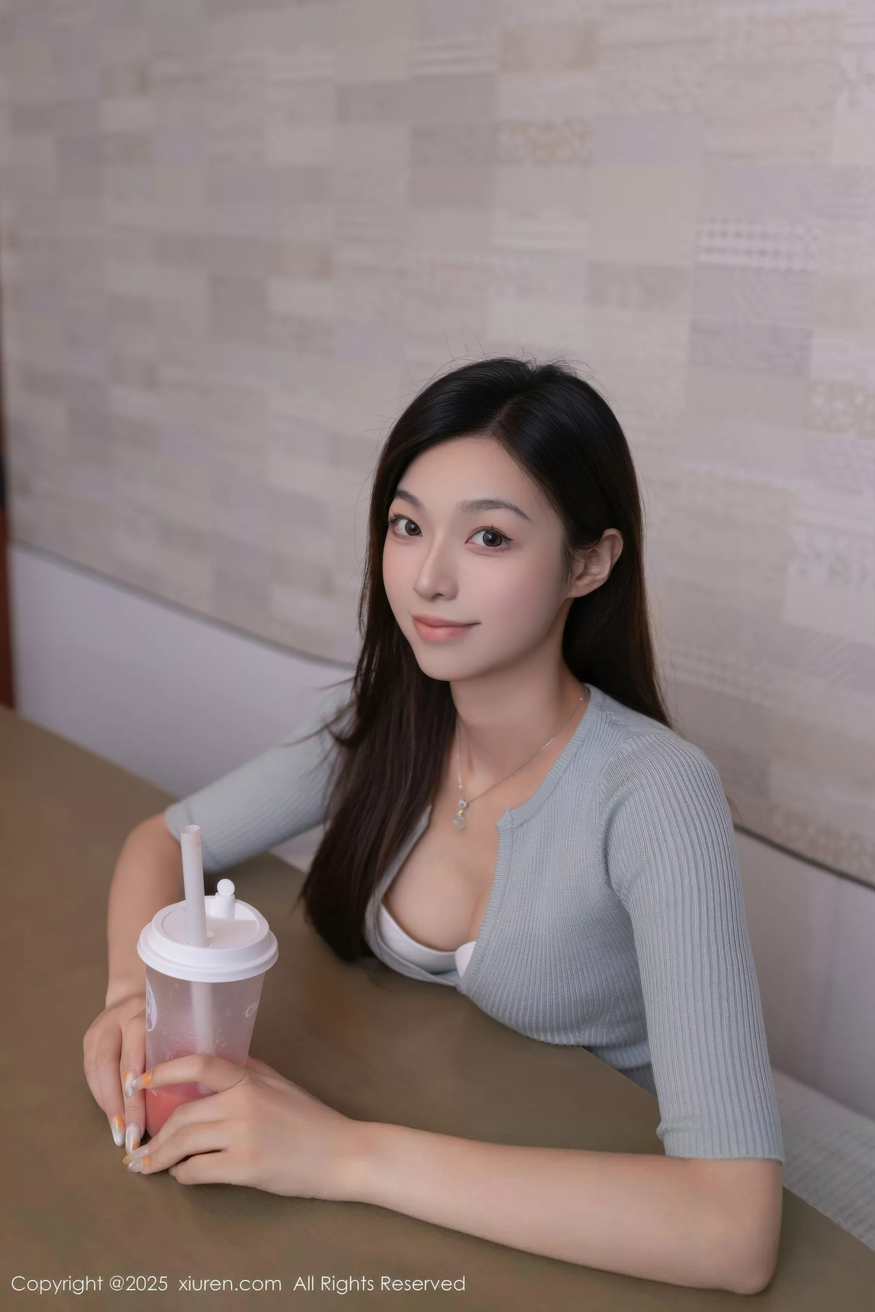 秀人集.com_[XiuRen秀人网]No.10881_模特kiki柚柚性感蓝色超短牛仔裤配原色丝袜秀凹凸身材诱惑写真80P