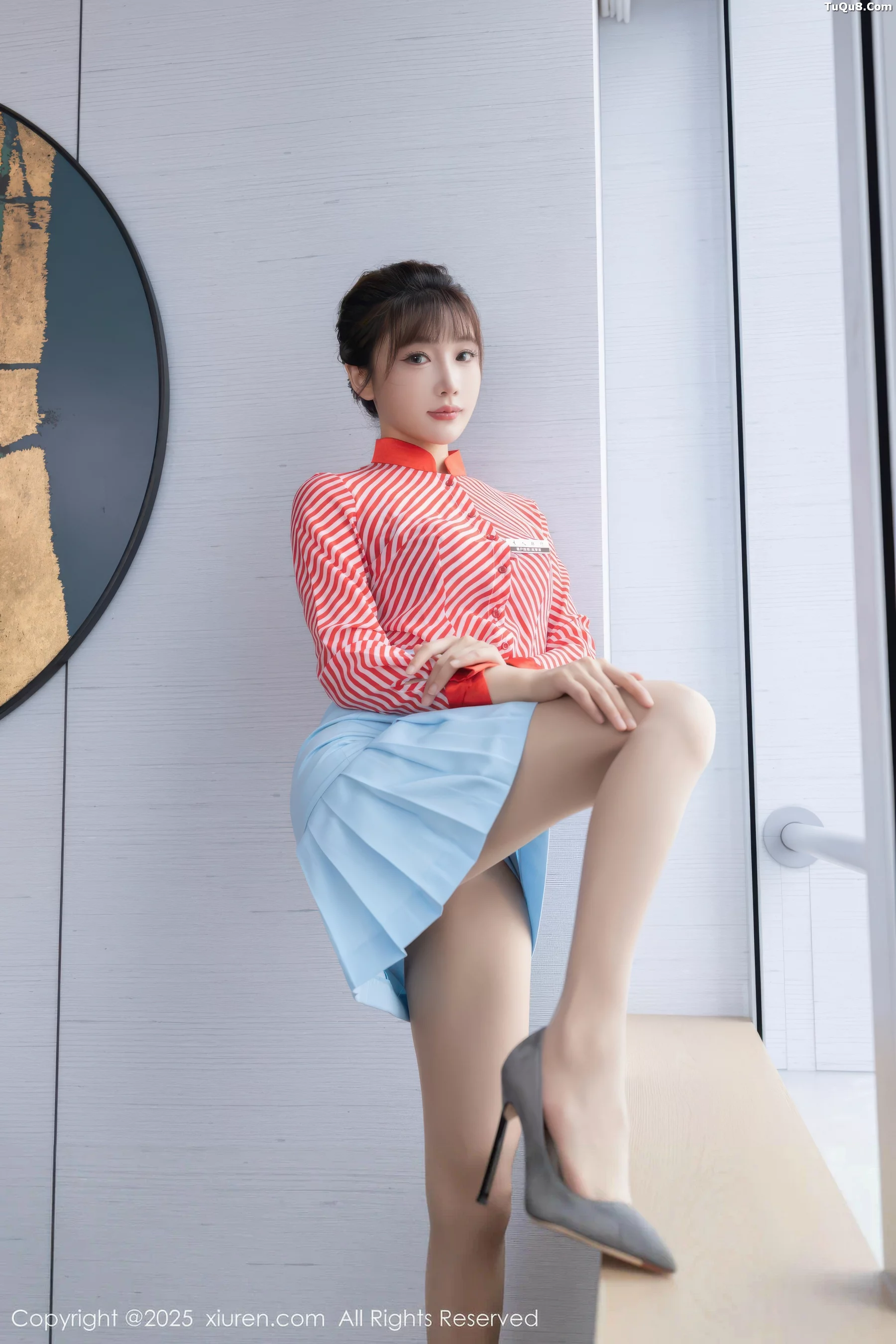 秀人集.com_[XiuRen秀人网]No.10932_模特陆萱萱性感条纹服饰露紫色蕾丝内衣秀柔美身姿迷人诱惑写真80P