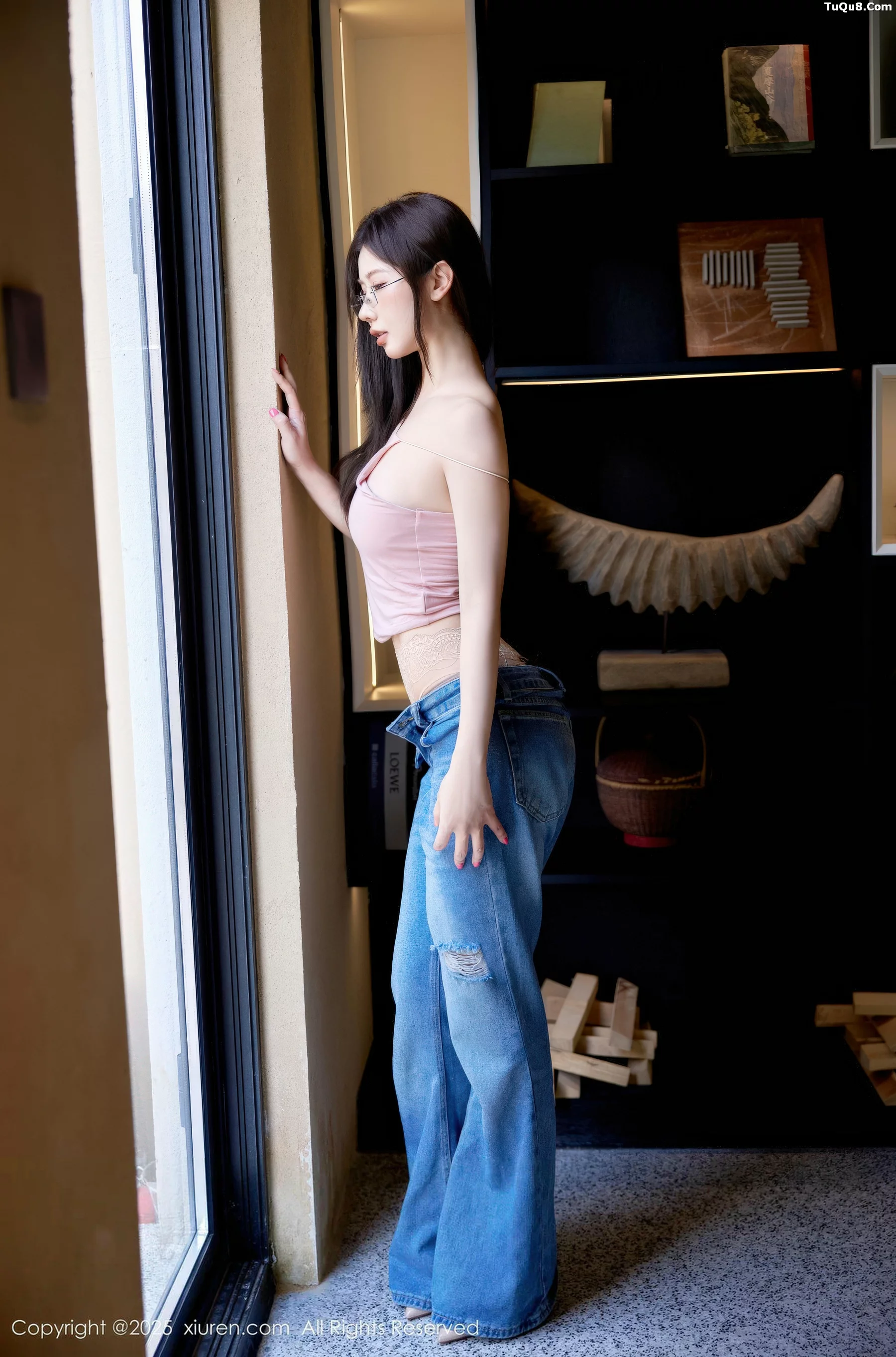 秀人集.com_[XiuRen秀人网]No.10983_模特尹甜甜sunny性感粉色上衣配蓝色牛仔裤秀完美身材诱惑写真83P