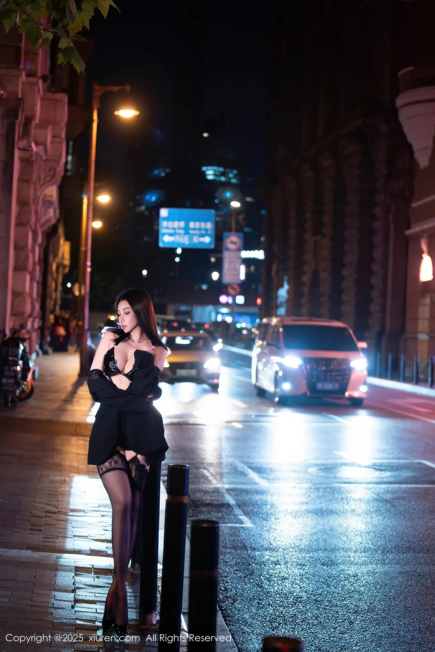 秀人集.com_[XiuRen秀人网]No.10899_御姐果儿Victoria性感黑色皮质情趣服饰配黑丝吊袜极致魅惑写真72P