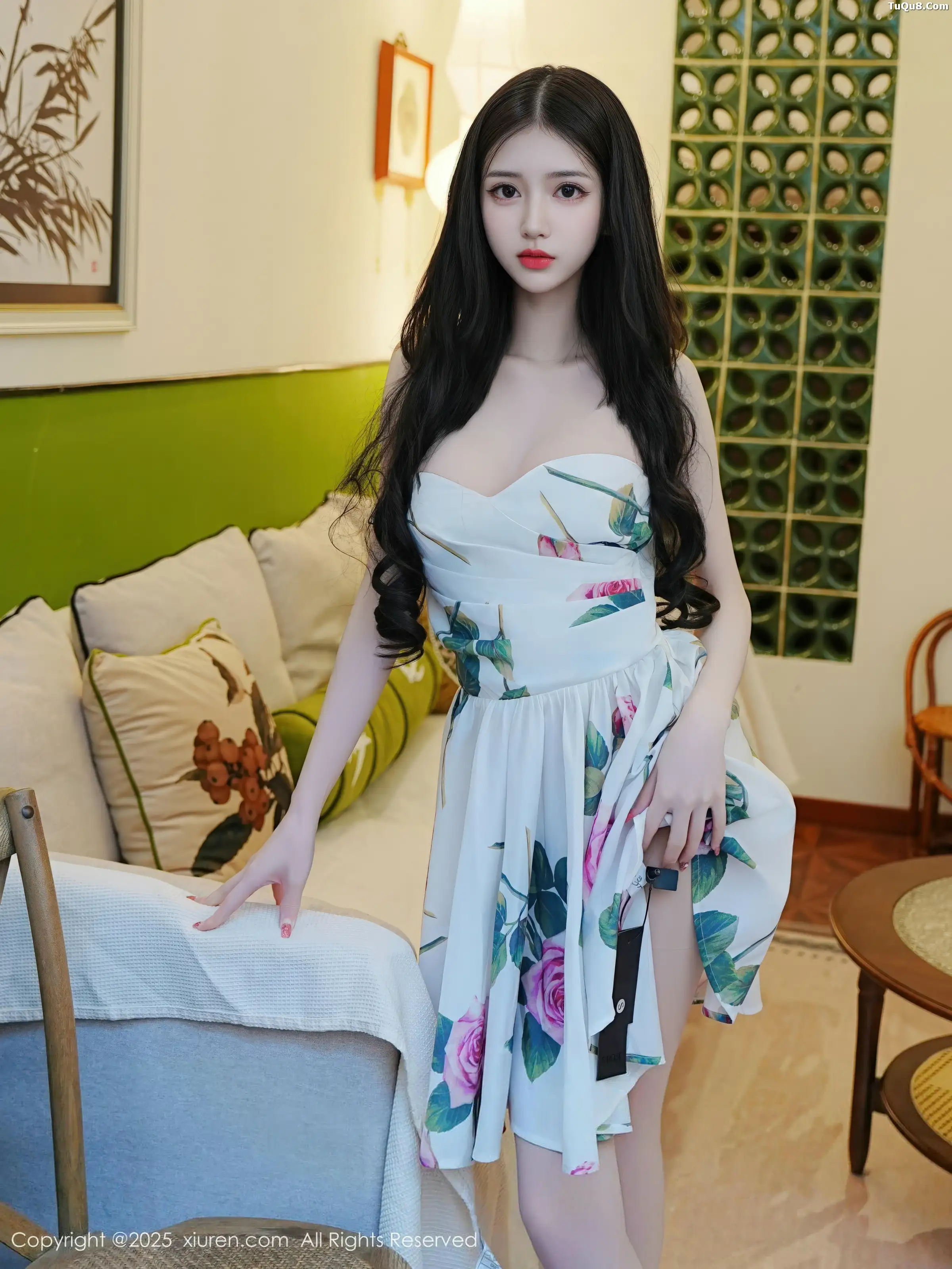 秀人集.com_[XiuRen秀人网]No.11051_模特白小蝶性感浅色连衣短裙配超薄肉丝秀完美曲线迷人诱惑写真72P