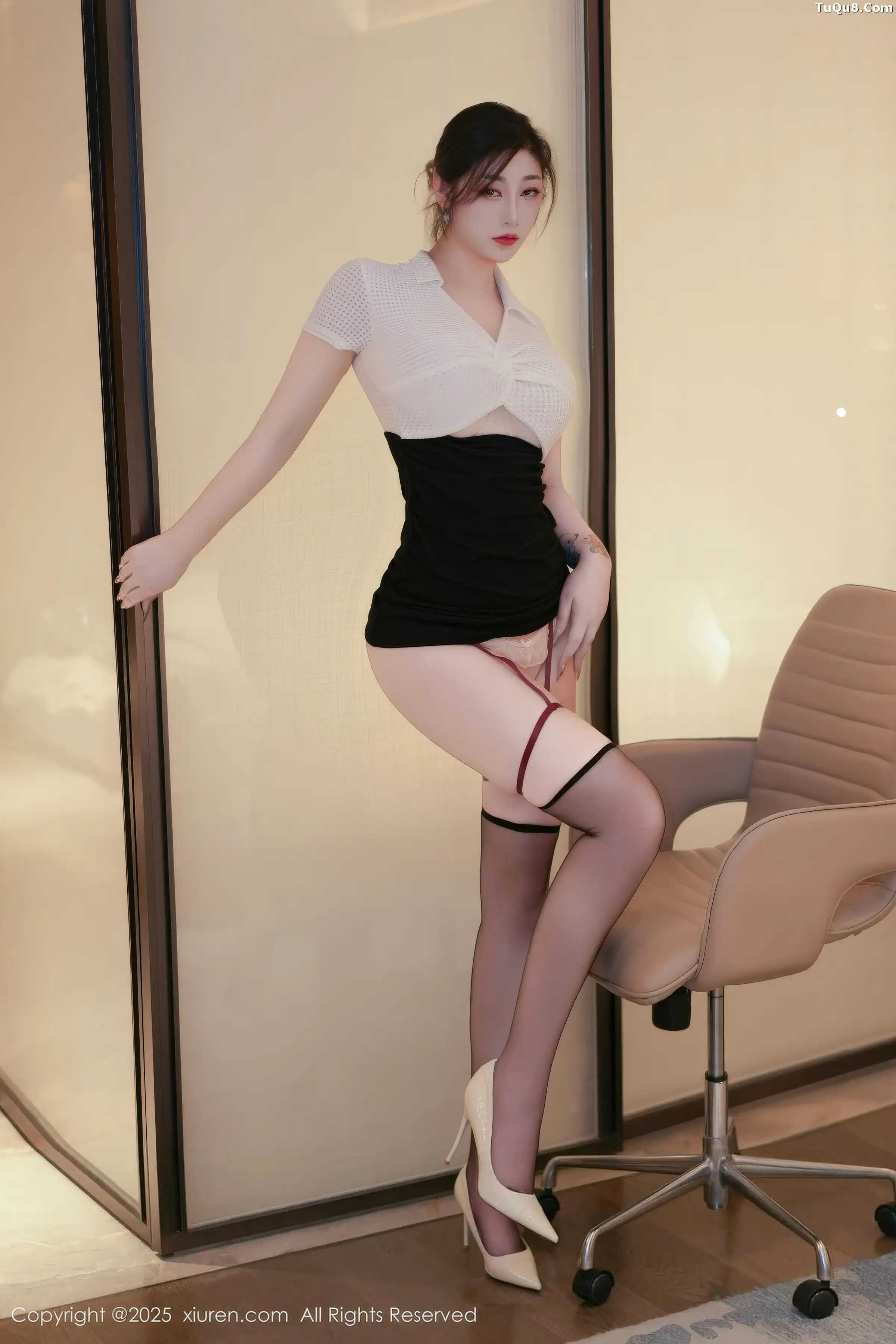 秀人集.com_[XiuRen秀人网]No.11102_女神妲己_Toxic性感黑色包臀短裙配黑丝吊袜秀丰满身材诱惑写真76P