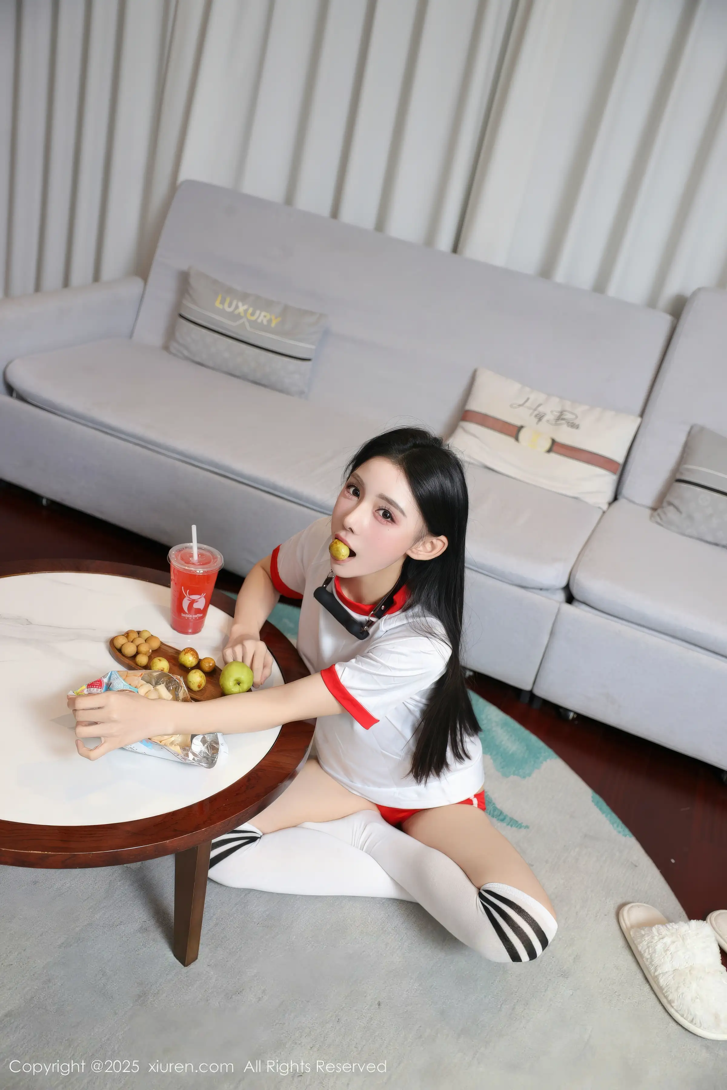 秀人集.com_[XiuRen秀人网]No.11110_新人模特许微微呀性感白色T恤配白色丝袜秀丰腴身材诱惑写真86P