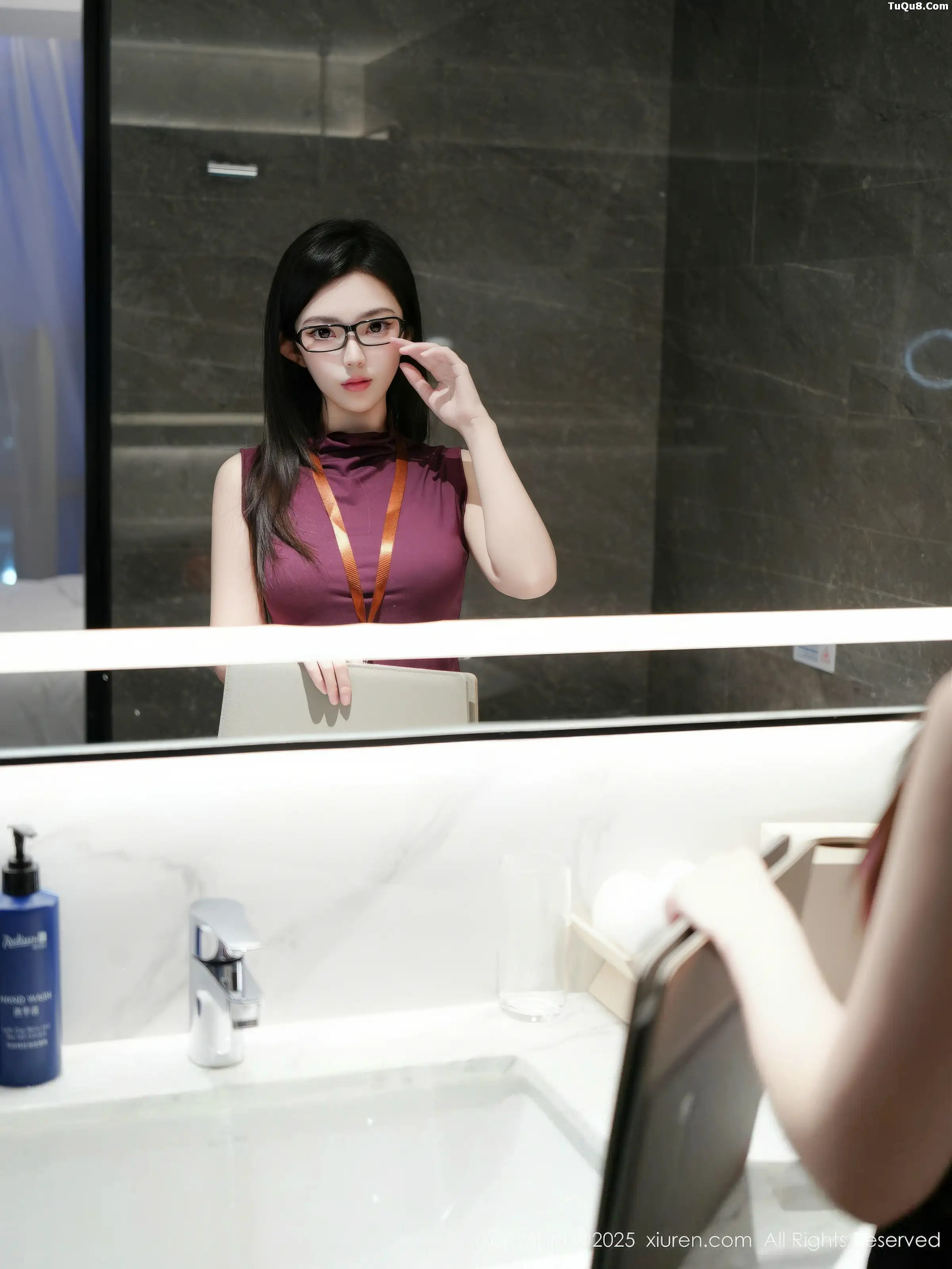 秀人集.com_[XiuRen秀人网]No.11135_模特烧烧小桃性感OL服饰黑短裙配超薄黑丝秀曼妙身姿诱惑写真68P