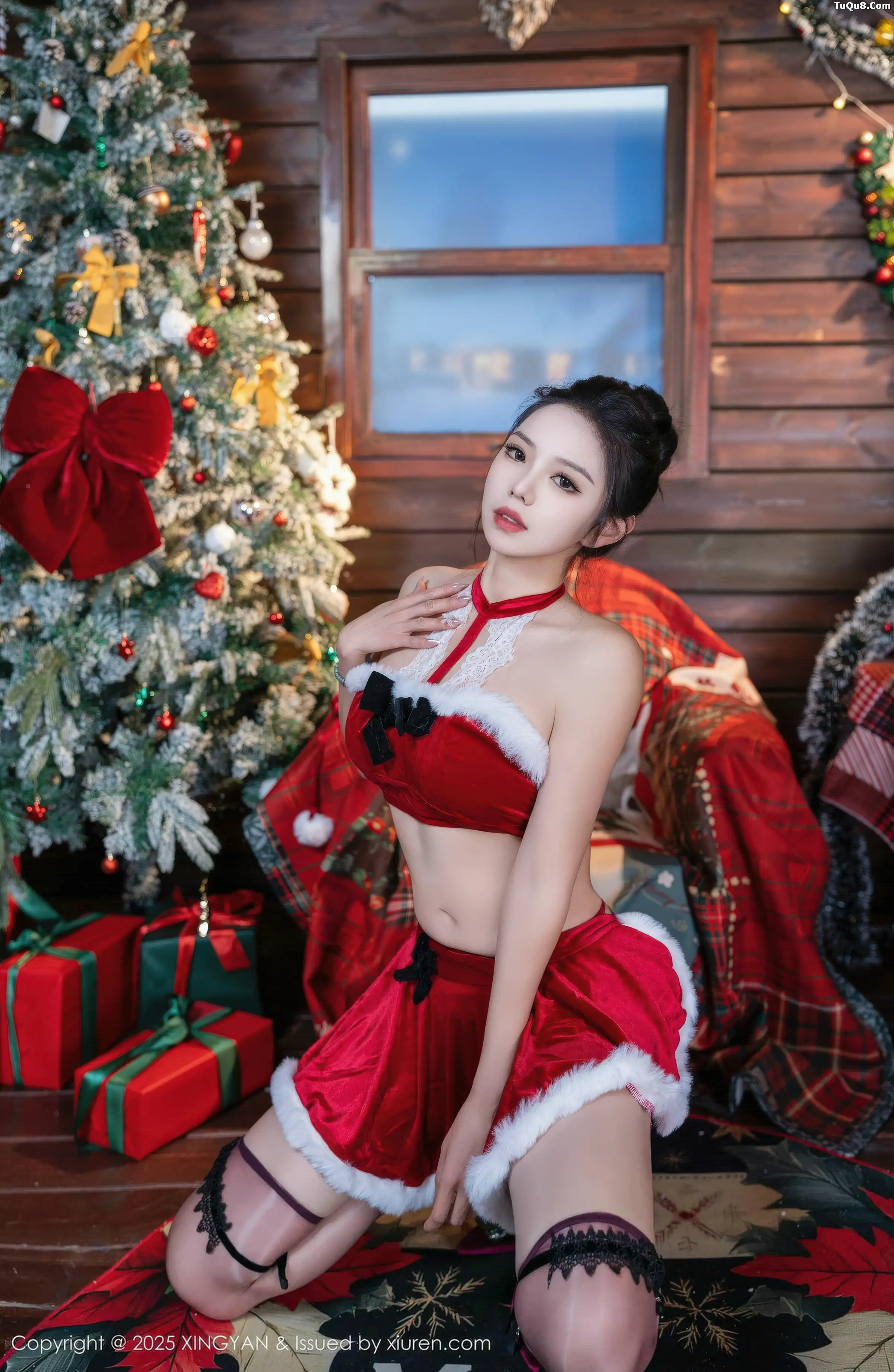 秀人集.com_[XINGYAN星颜社]VOL.449_模特大美妞儿性感红色圣诞装扮配紫色丝袜秀完美身材诱惑写真75P